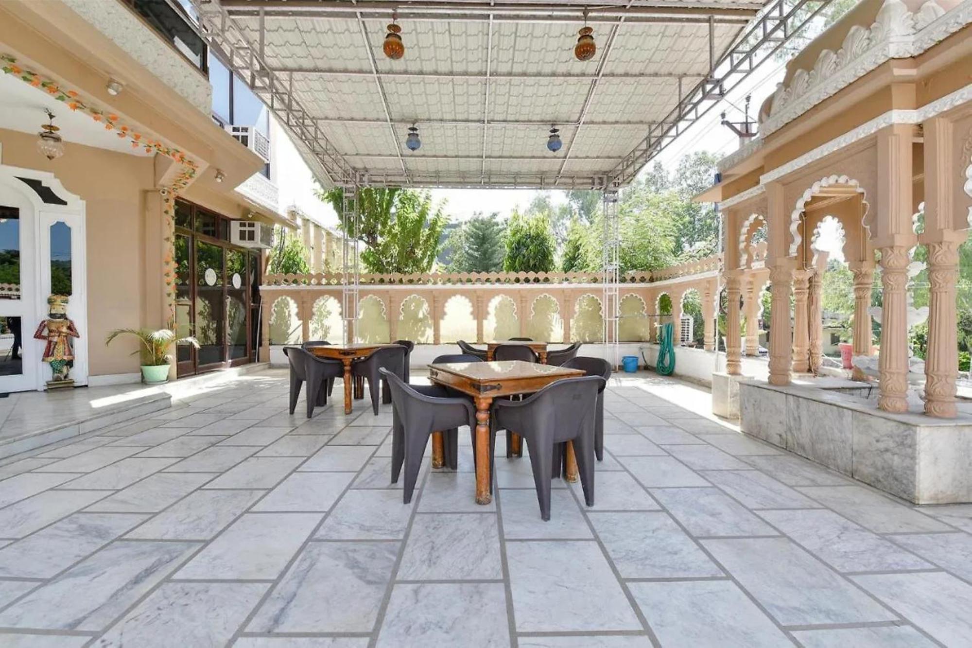 Empire Palace Hotel Udaipur Exterior foto